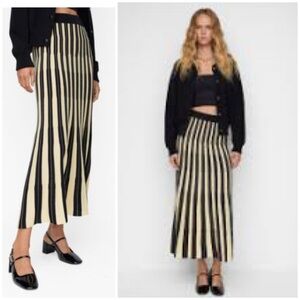 Mango Striped Knitted Maxi Skirt in Black & Cream Metallic Size L EUC